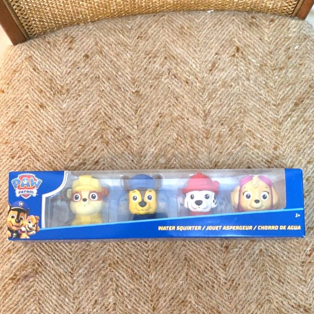 New in Box Nickelodeon PAW Patrol Water Squirter 4-Piece Bath Toy Set